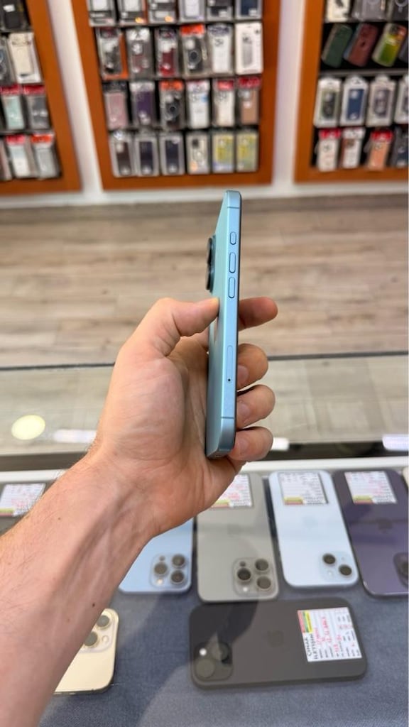 iPhone 16 Teal 128GB - 3