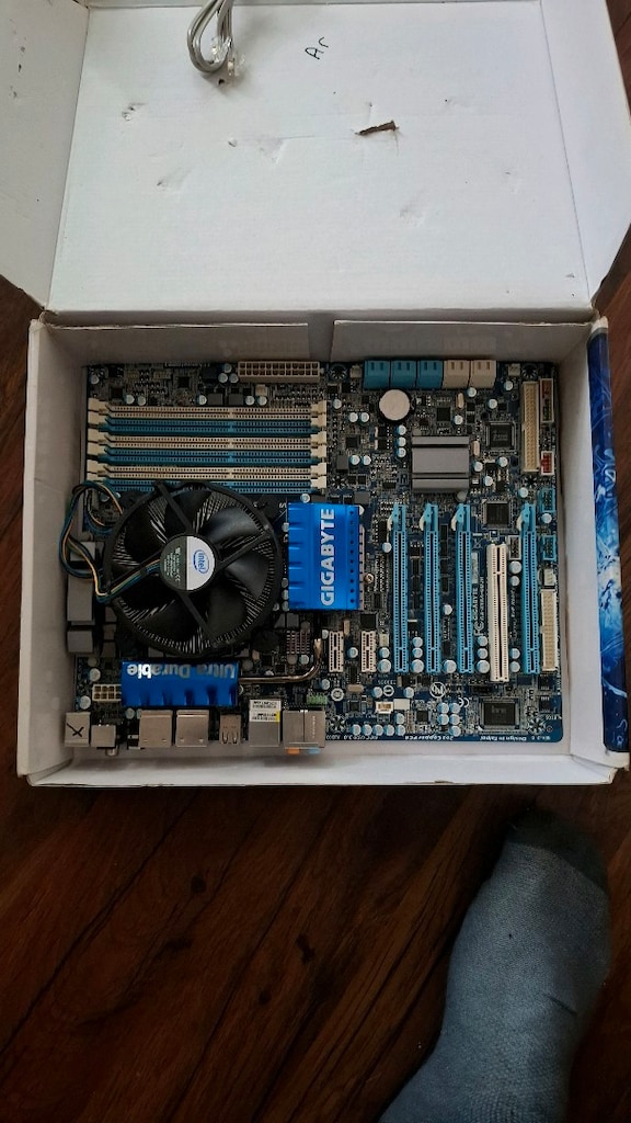 gıgabyte x58a Seagate SkyHawk 4TB