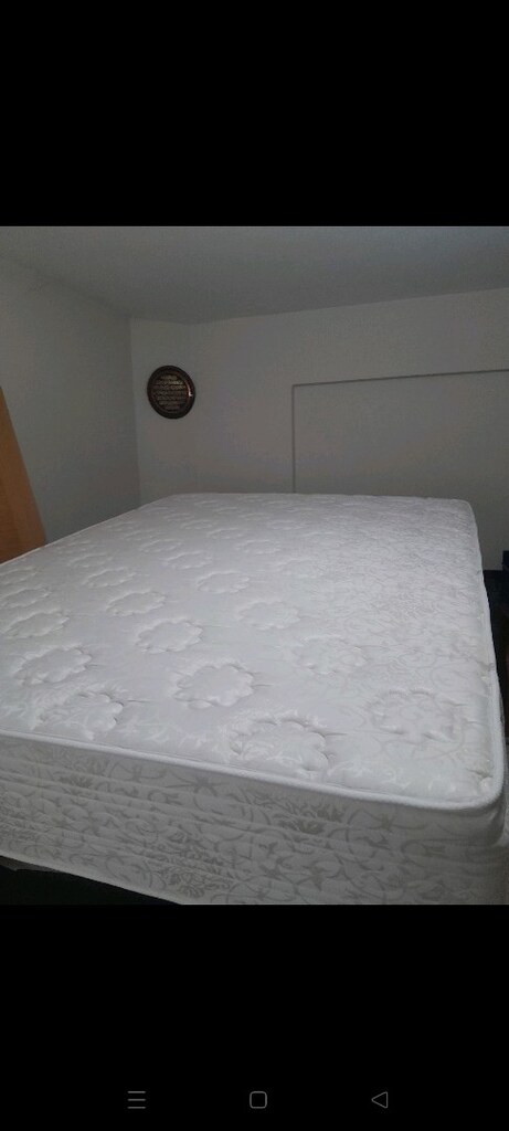 150*200 ebatında Temiz Çift Kişilik Yatak - 2