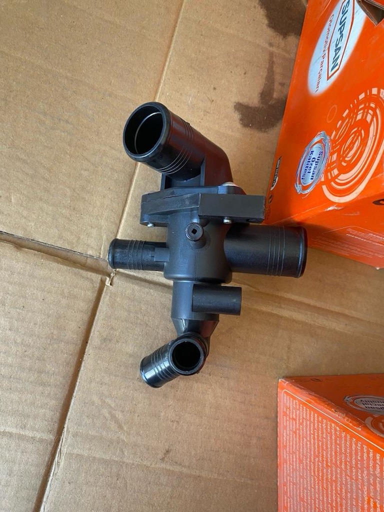 Ford transit Termostat. komple. 2006-2014 - 2