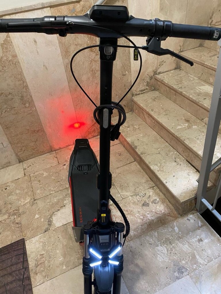 SEGWAY ZT3 PRO SCOOTER - 9