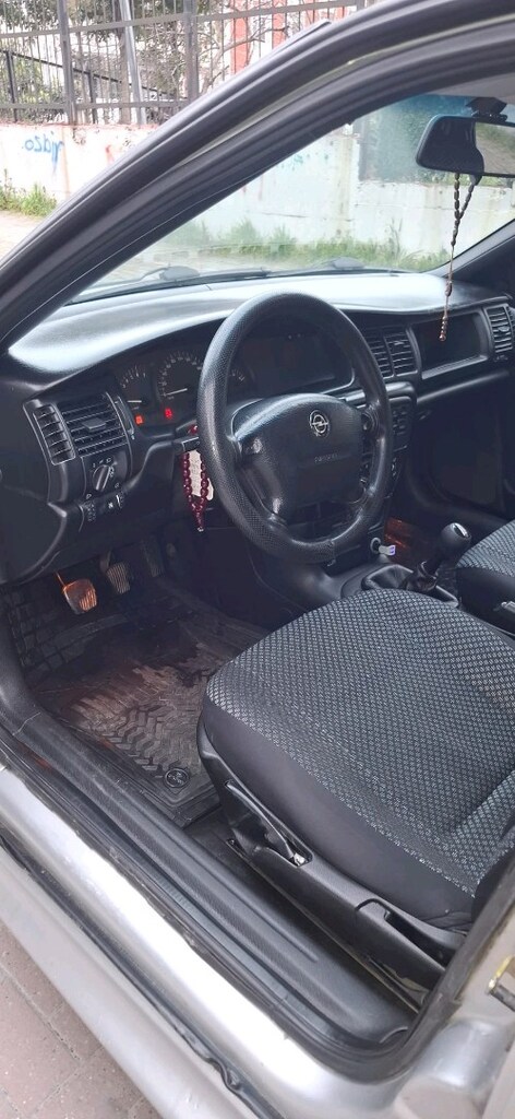 Opel vektra 1.6 GL 16valf 1996 model - 8