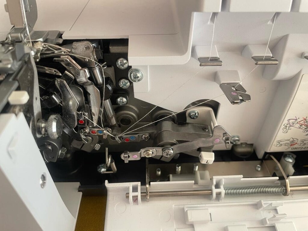 Sıfır Overlok ve Reçme Makinesi / Bernette B48 - 5
