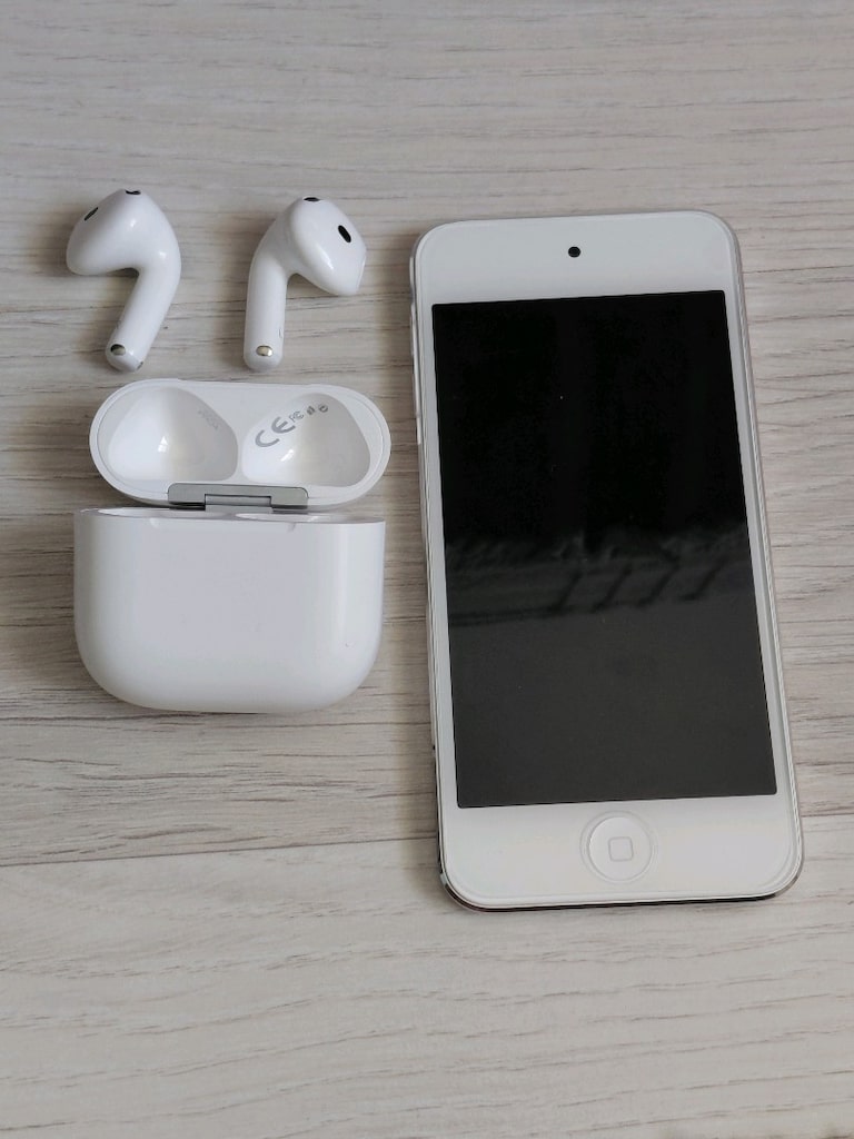 apple ipod touch 6.nesil ve airpods 4. nesil kulaklık