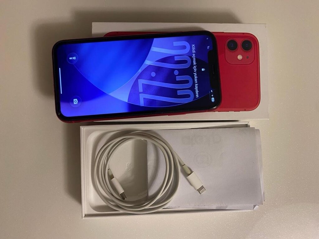 iPhone 11 Red - Kutulu Faturalı - 4