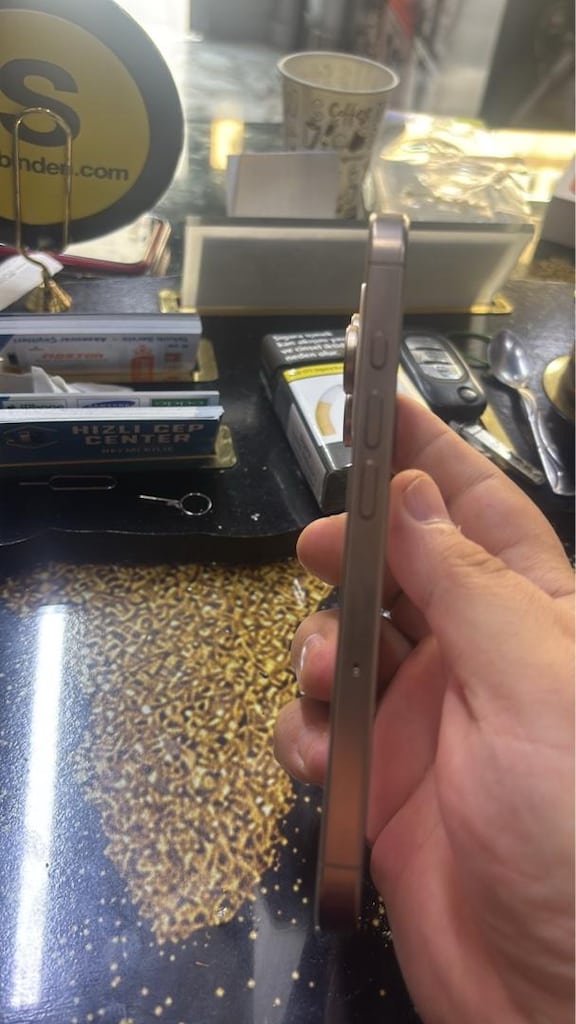 İPhone 16 pro 128gb çöl titanıum - 3