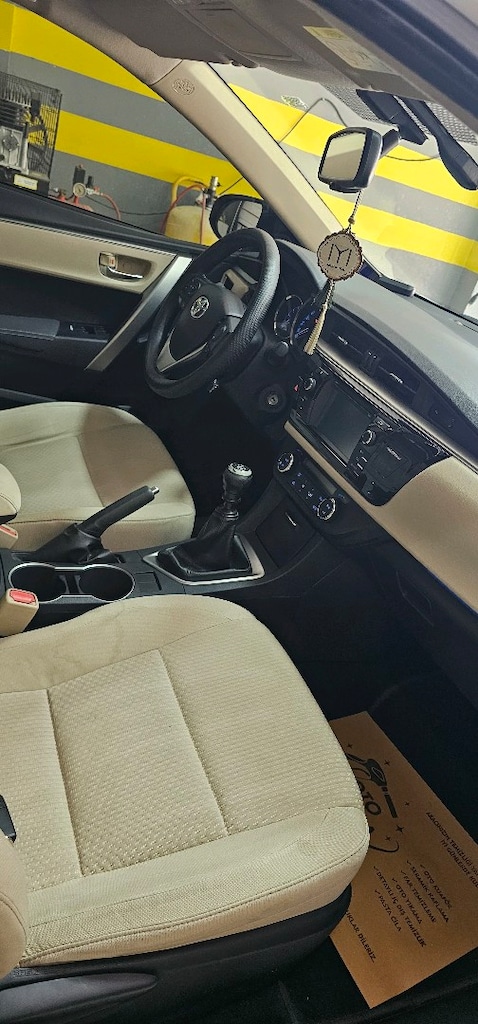 Toyota Corolla - 5