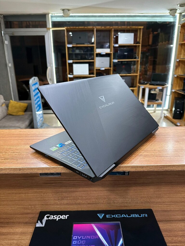 EXCALIBUR Gaming laptop i5 12 nesil 16 GB 512 GB SSD RTX 3050 - 10