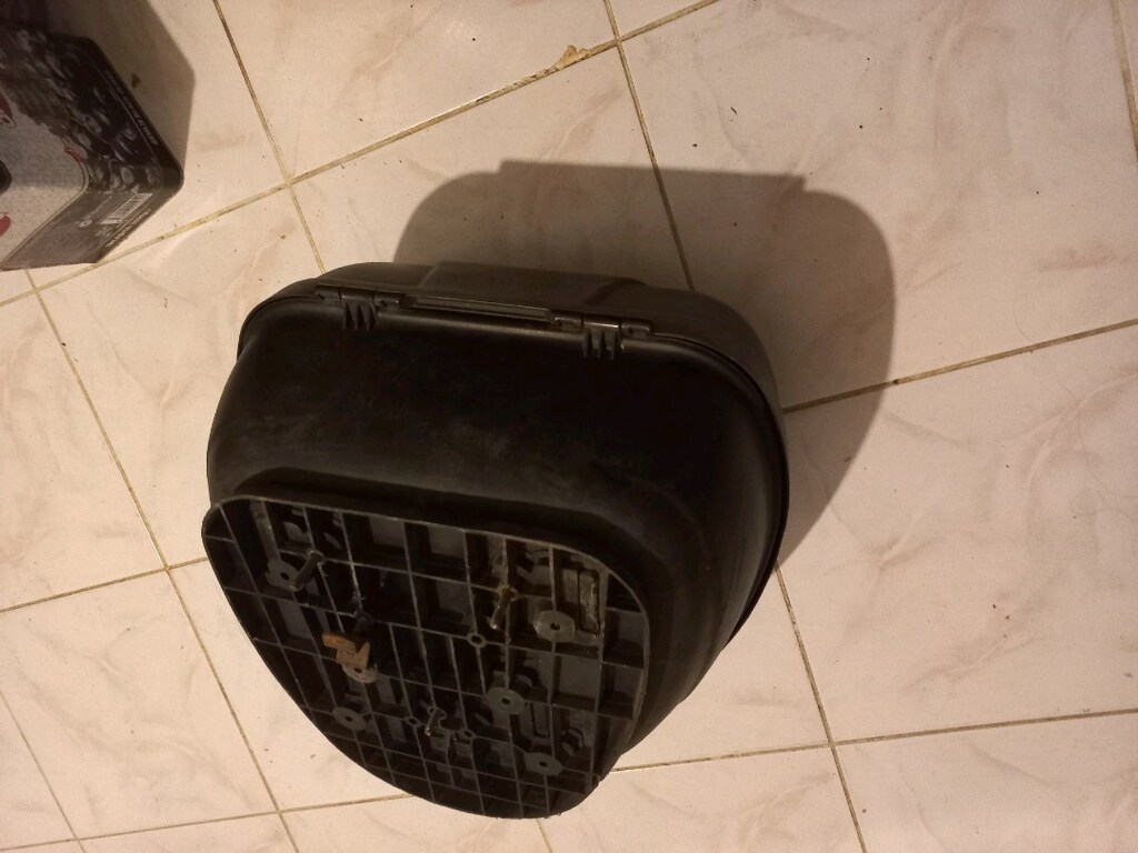 motosiklet arka cantasi saglam temiz - 6