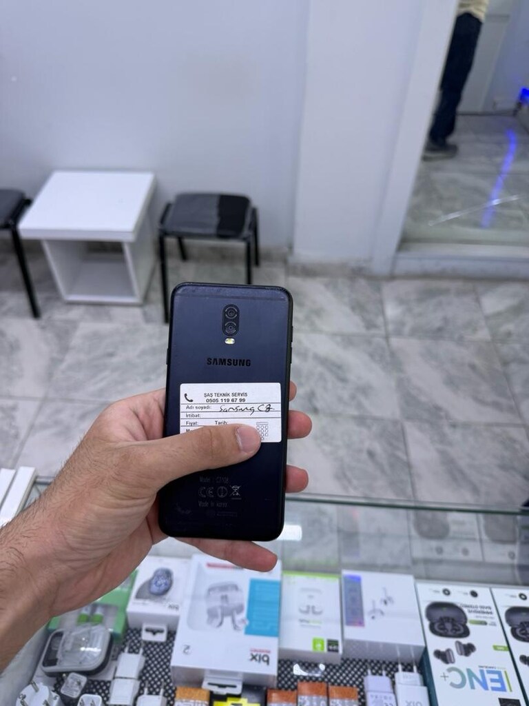 Samsung C8 - 2