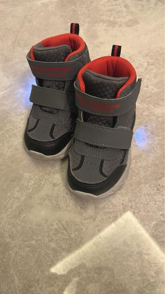 Skechers ışıklı çocuk bot 23 numara