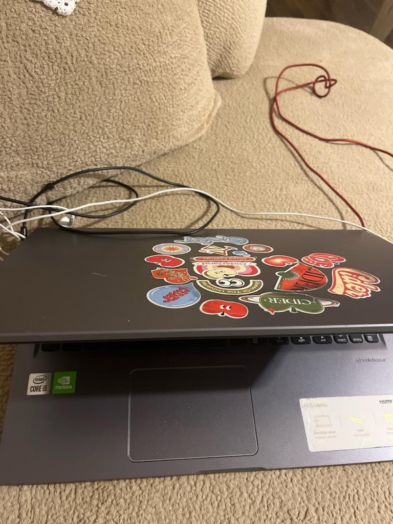 ASUS VivoBook X515JF | i5-1035G1 | MX130 2GB | 8GB RAM | 256GB NVMe SS - 2