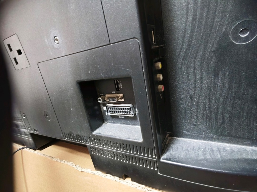 82 EKRAN REGAL LCD TV - 2