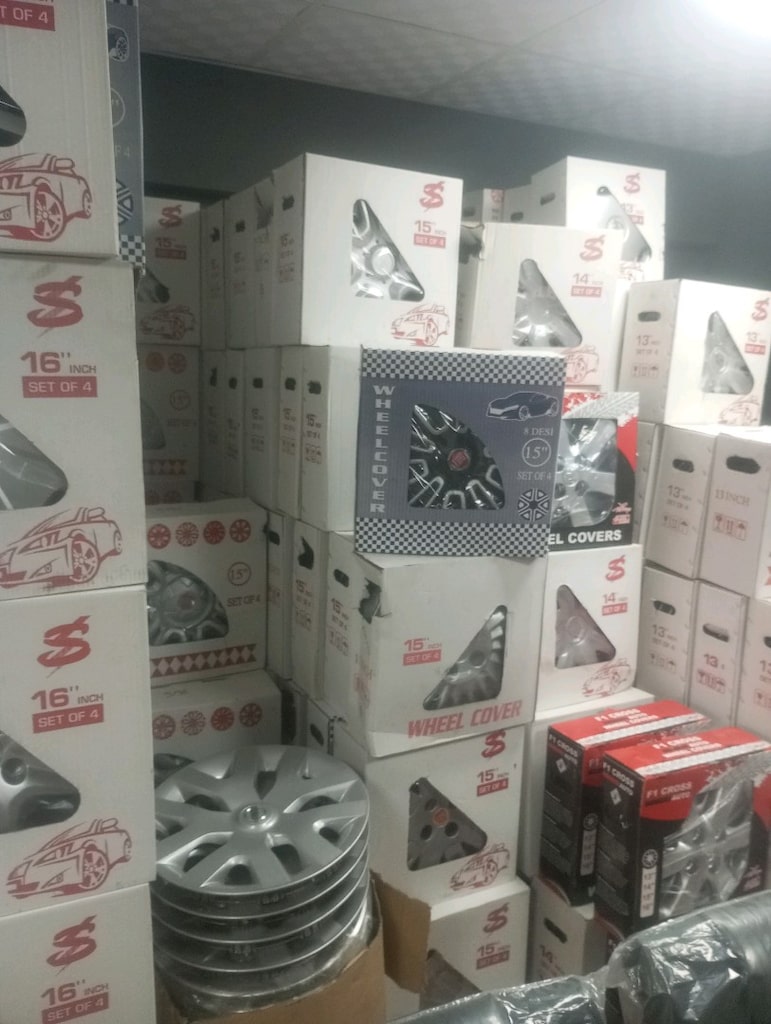 her araça uygun kara jant kapağı bulunur - 5