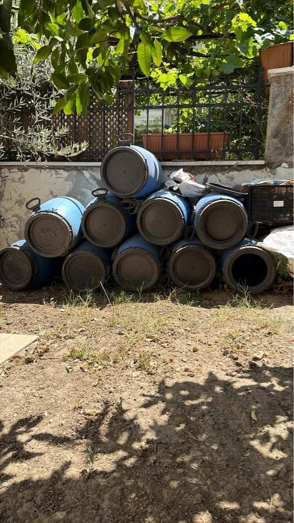 10 adet zeytin ve turşu bidonu çok temiz