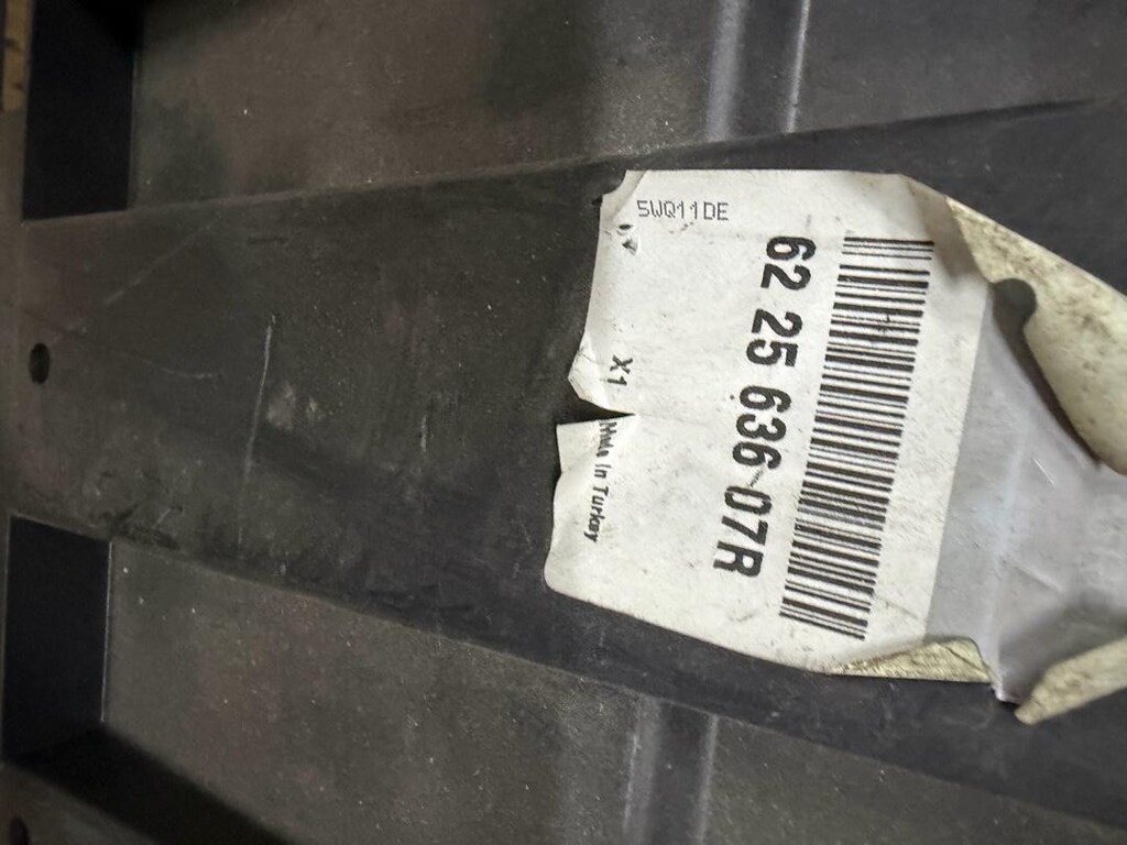 Renault Clio 4 - IV Ön Tampon Alt Koruyucu / Deflektörü - 622563607R - - 3