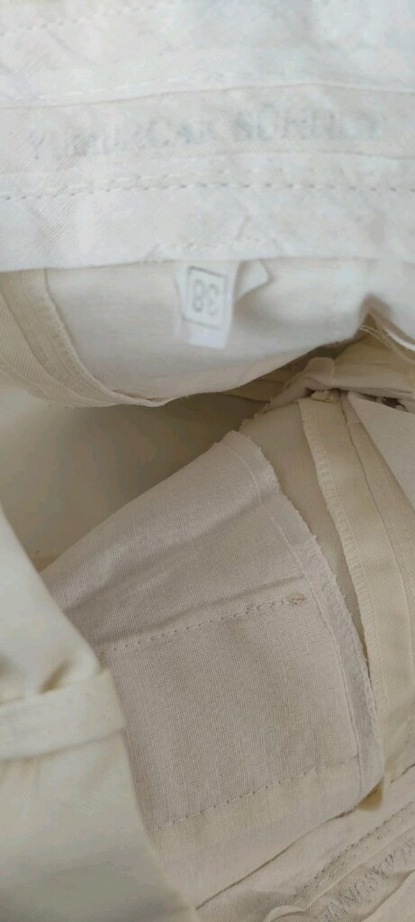 pantolonu çok güzel hiçbir sorunu yok 38 40