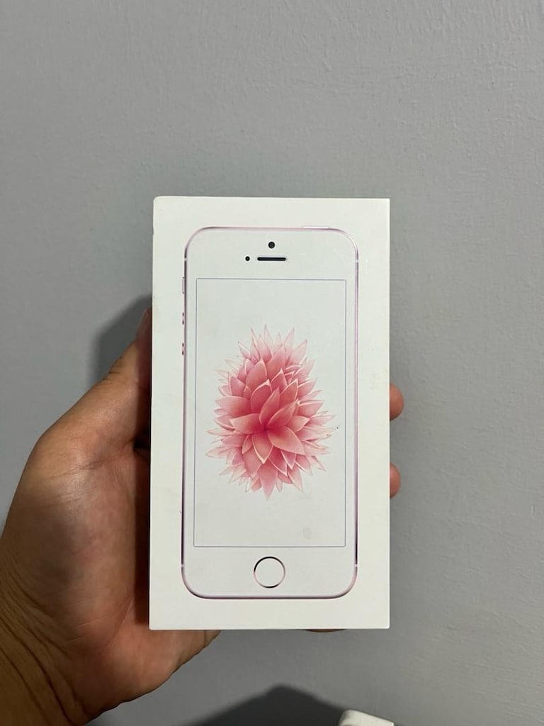iPhone SE 64 gb gold rose - 7