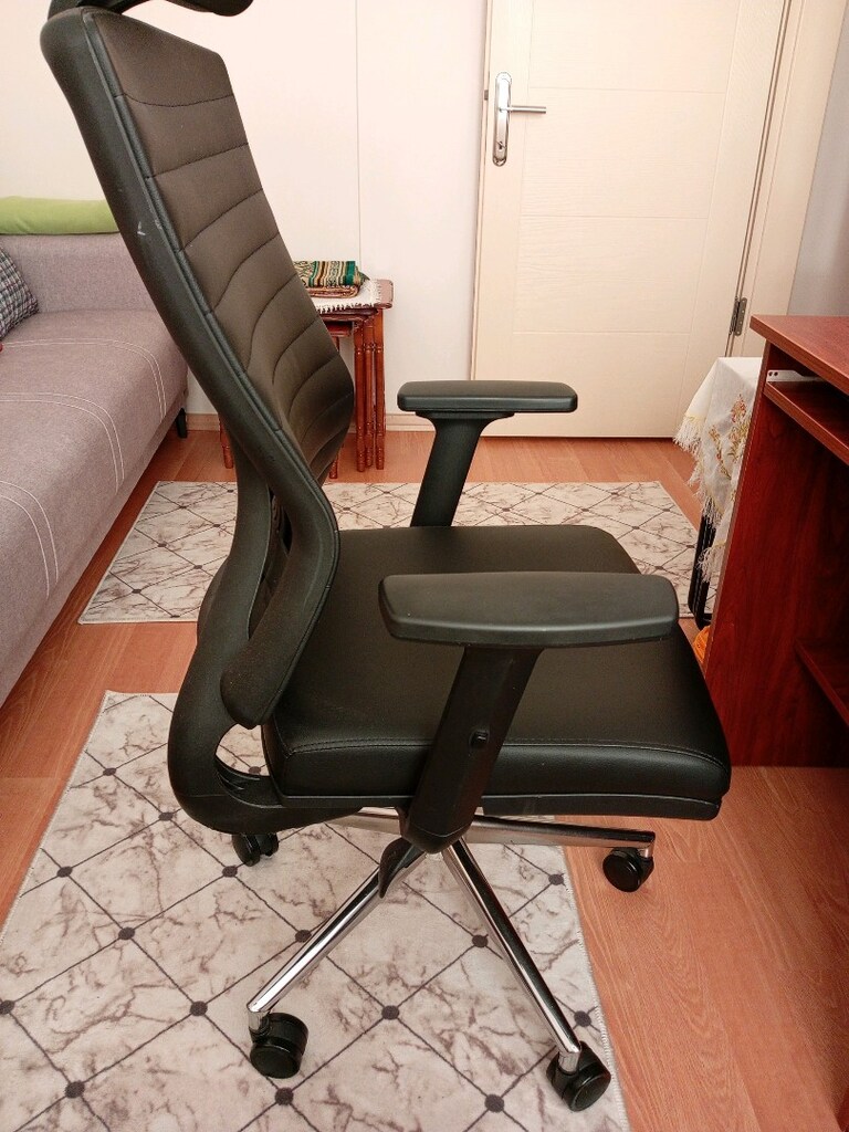 oyuncu ve ofis koltuğu - 3