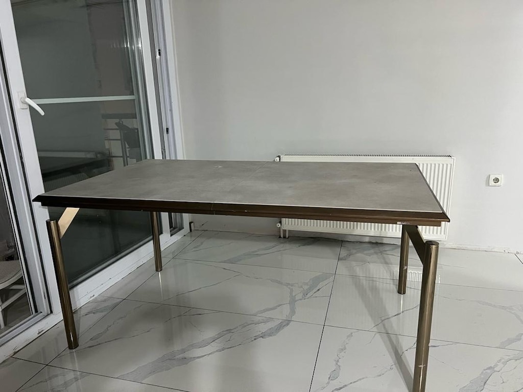 derin dondurucu ve yemek masası ikisi - 5