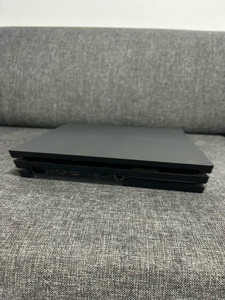 PS4 Pro 1 TB 2 Kollu, Kutulu, Tamamen Orijinal - 4