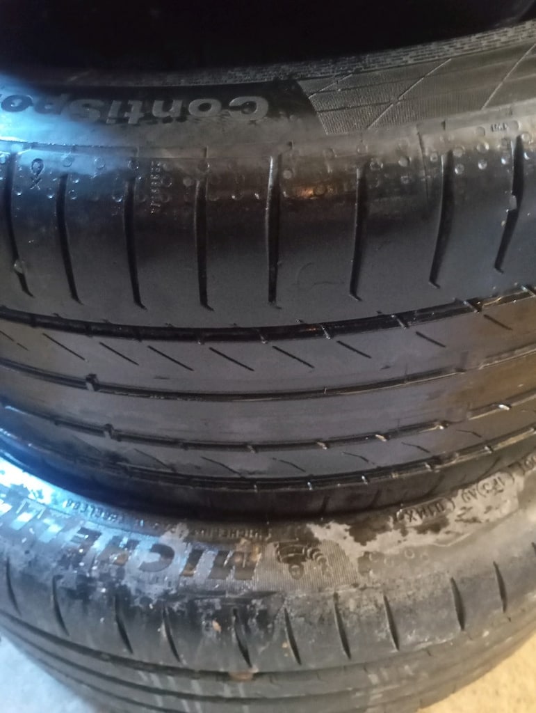 245/40/18 - 3
