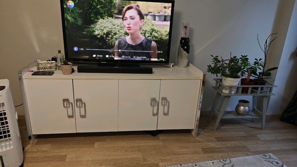 Tv Konsolu+vitrin - 2