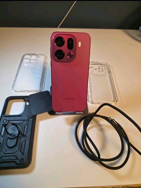Takaslı Oppo Find X9 Pro