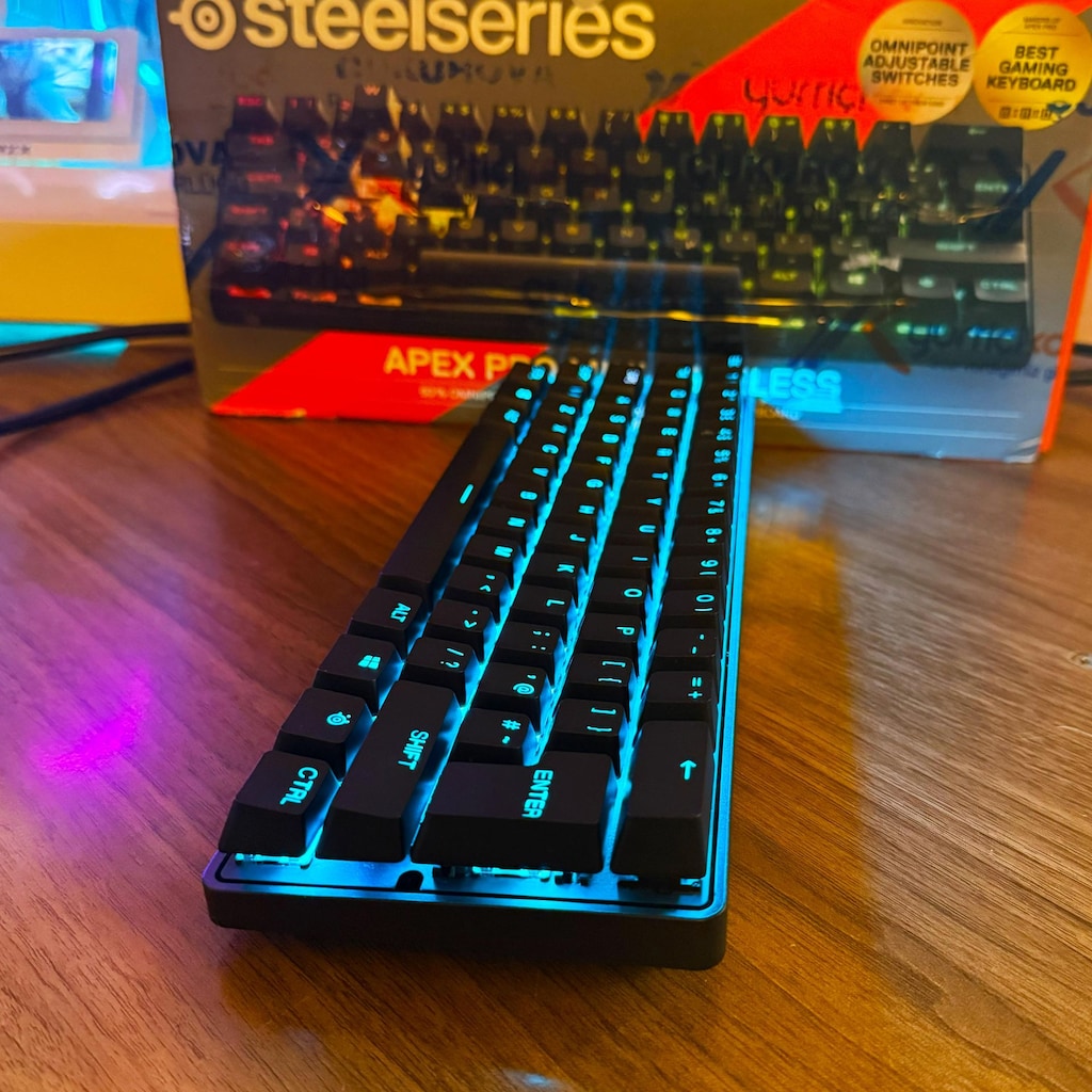 STEELSERIES APEX PRO MINI WIRELESS MEKANİK OYUN KLAVYESİ - 4