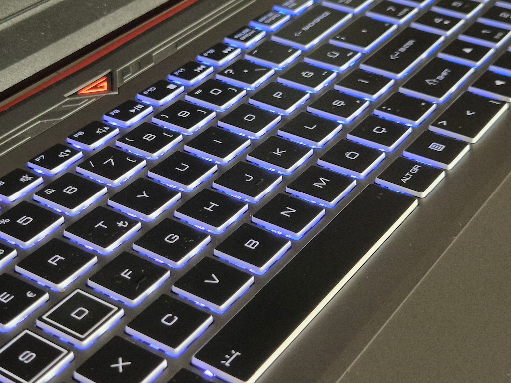 RTX 4060 CANAVAR / 16GB RAM / 1TB M2 SSD - 9