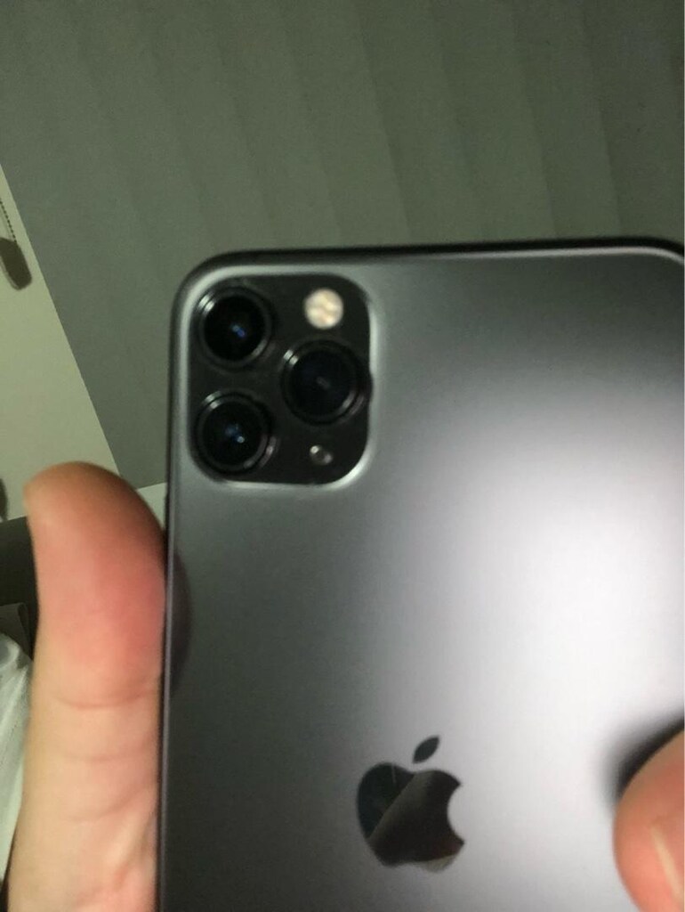 iPhone 11 Pro Max 64 GB - 8