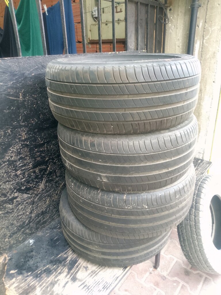 Çıkma 1 Takım (4Adet) Michelin Privacy 3 Lastik 235/45R17 Ebat Lastik - 5