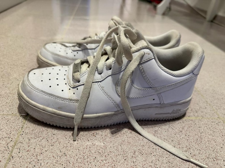 Nike Air Force 1 Beyaz Kadın Sneaker – 38 Numara, Çok Az Giyildi - 2