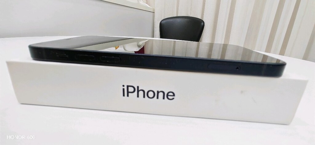 iPhone 12,/128 gb pil sahlğı 86 tr cihazı garantisi aralık 2025 bitti - 2