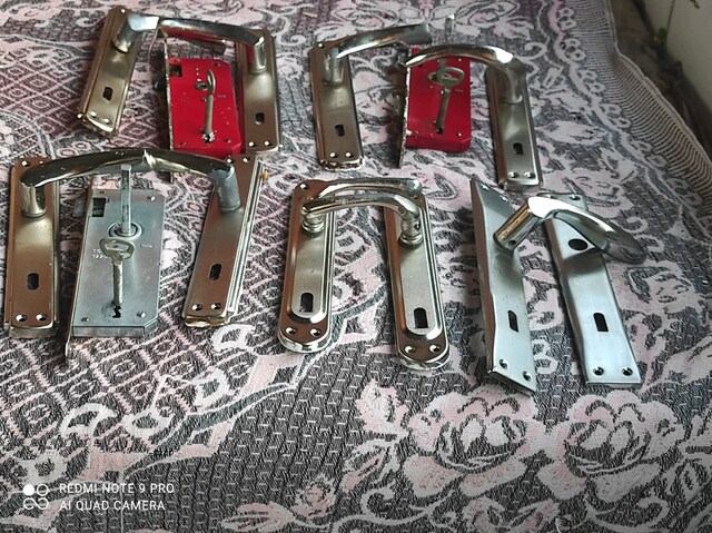 kapı kilidi ve kolları birlikte