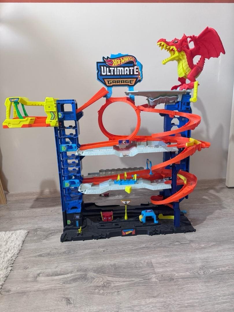 HOT wheels Ultimate Garage