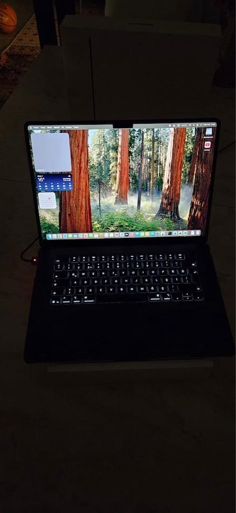 Apple MacBook M4 Air 15” - 8