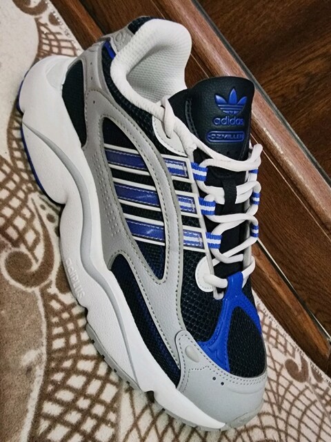 Adidas spor ayakkabı