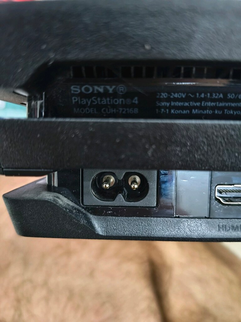 PS4 Pro 7216B Son Kasa (Sessiz) + Orijinal PES 21 + 2 Kol - 3