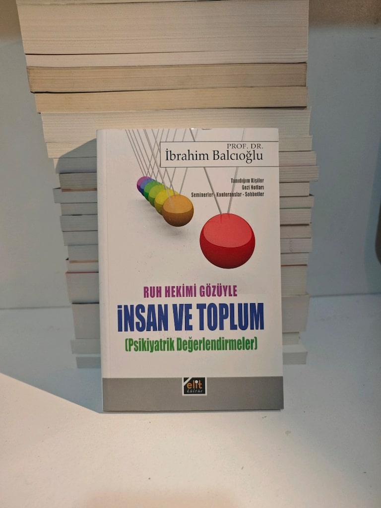 25 adetlik karışık kitap lotu. - 16