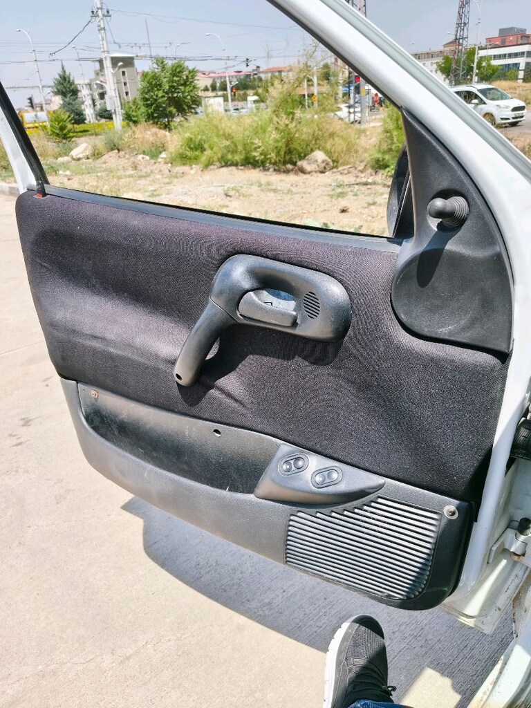 OPEL CORSA 1.4 TECNO MOTOR 16 V - 15