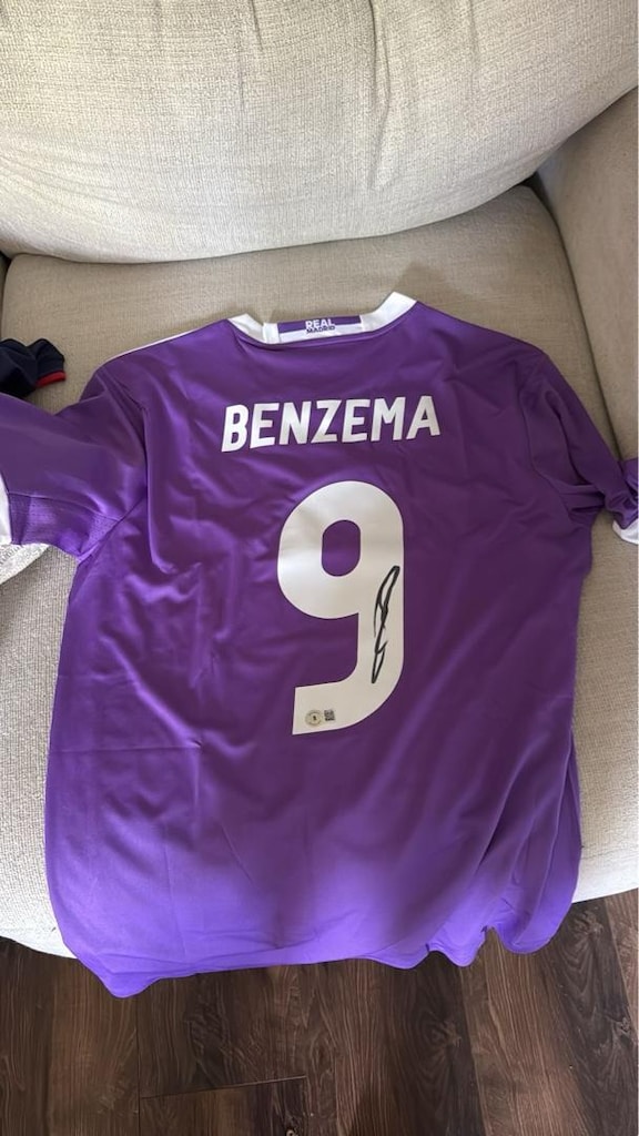 Benzema İmzalı Forma