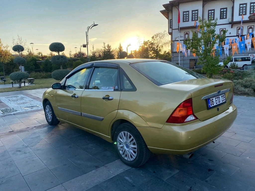 Ford Focus 1 - 2