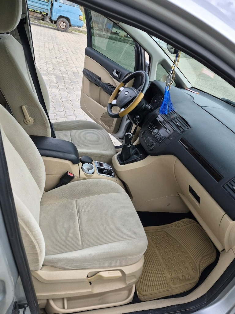 sahibinde değişensiz c max ghia - 7