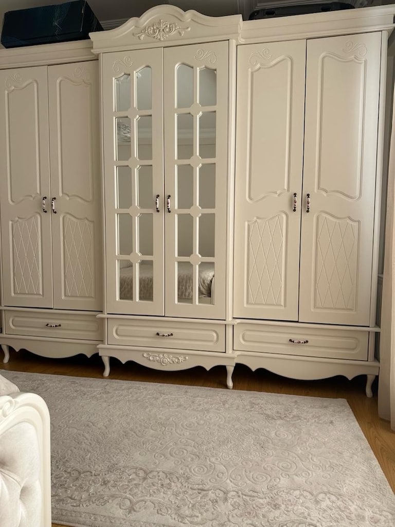 6 kapaklı gardırop Mdf + 2 komidin - 2