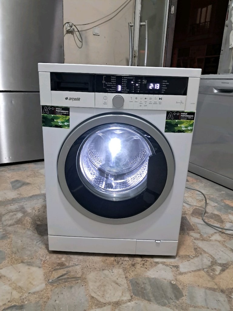 sıfır gibi arcelik 9kloluk piyano serisi camaşır makinesi 9.500 tl - 2
