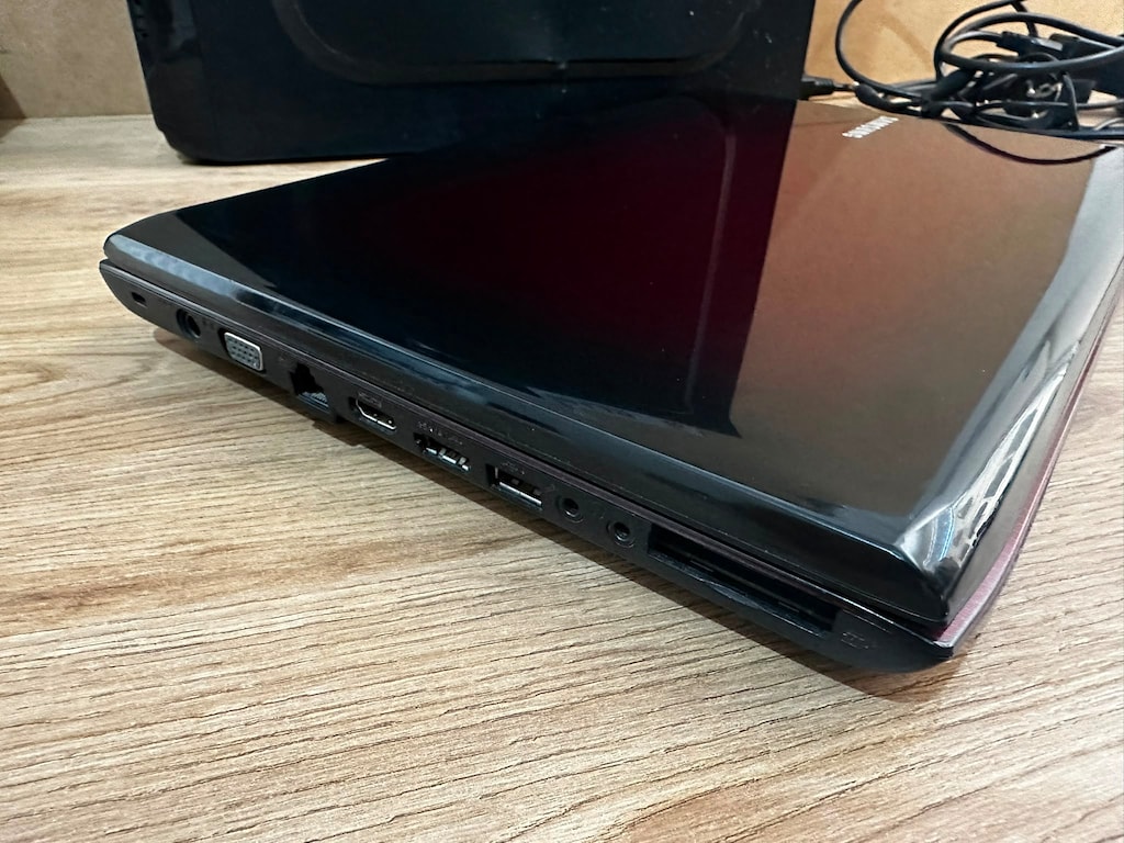 Samsung 15.6 Laptop - 2