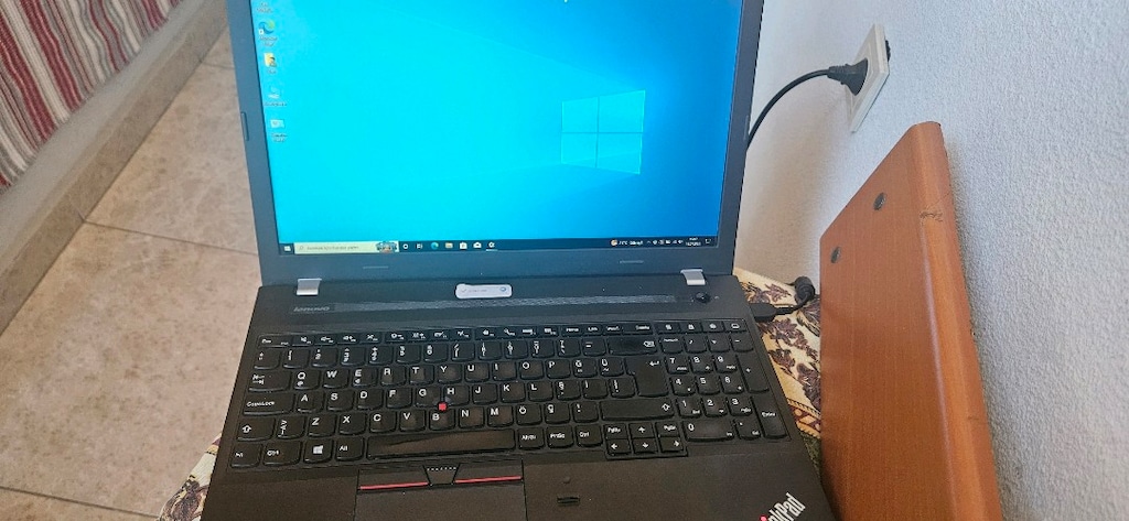 lenovo thinkpad E560 - 3