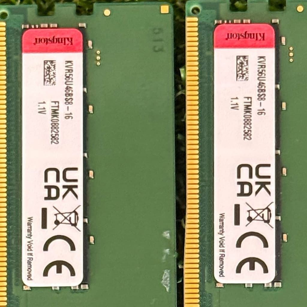 AMD RYZEN 7 7800X3D + GIGABYTE X870 EAGLE WIFI 7 + 32GB DDR5 - 9