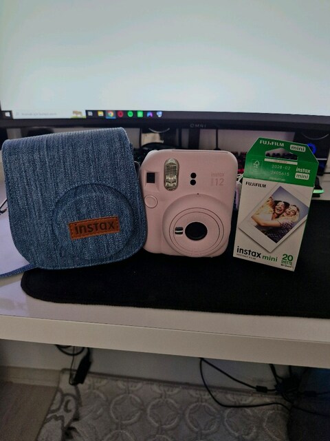 FUJIFILM INSTAX MINI 12